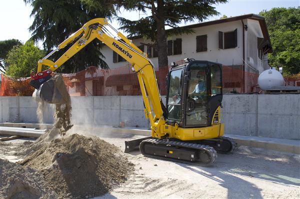 Maquinaria Sur Komat