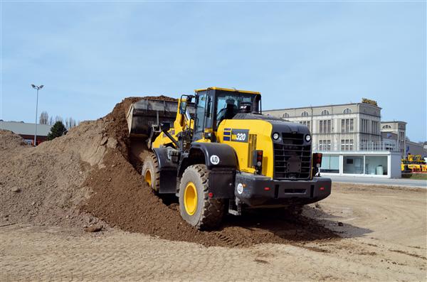 Maquinaria Sur Komat