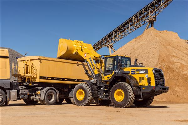 Maquinaria Sur Komat