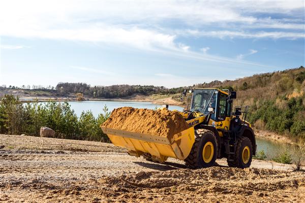 Maquinaria Sur Komat