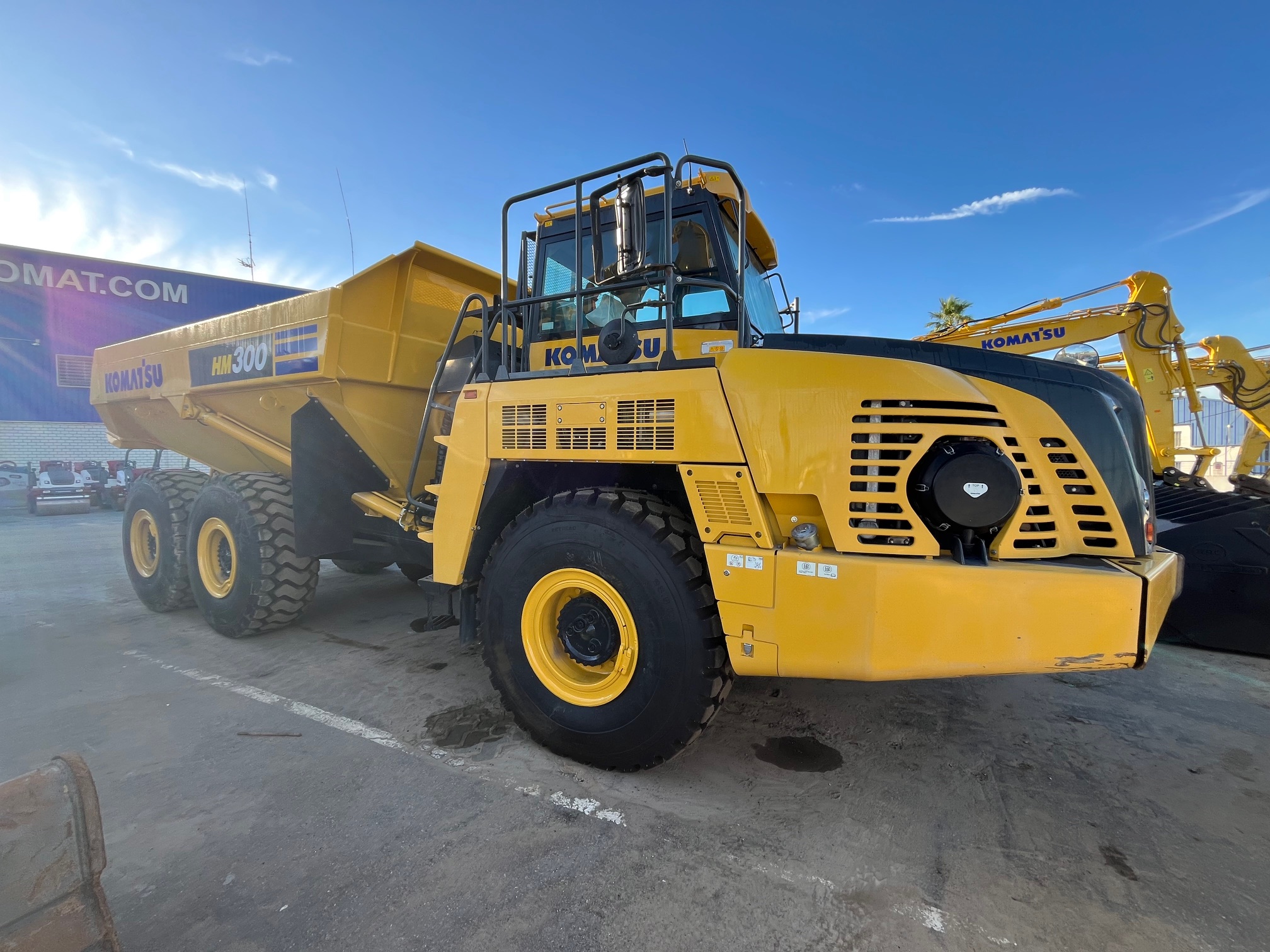 Komatsu HM300-5E0 (20012) Maquinaria Surkomat